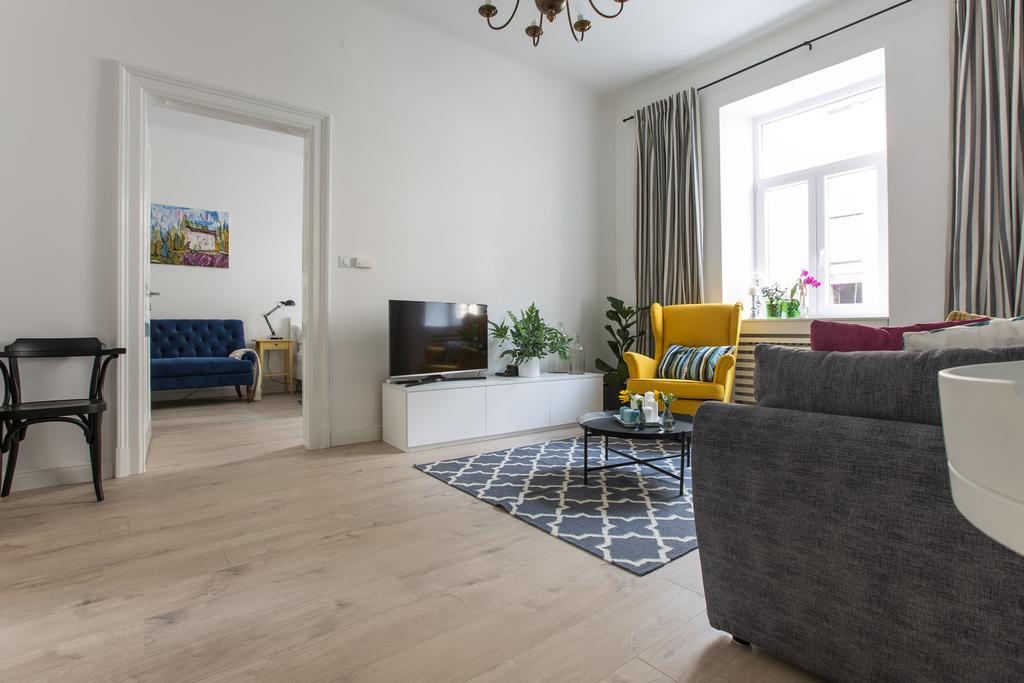 Montevideo Apartment ซาเกร็บ ภายนอก รูปภาพ