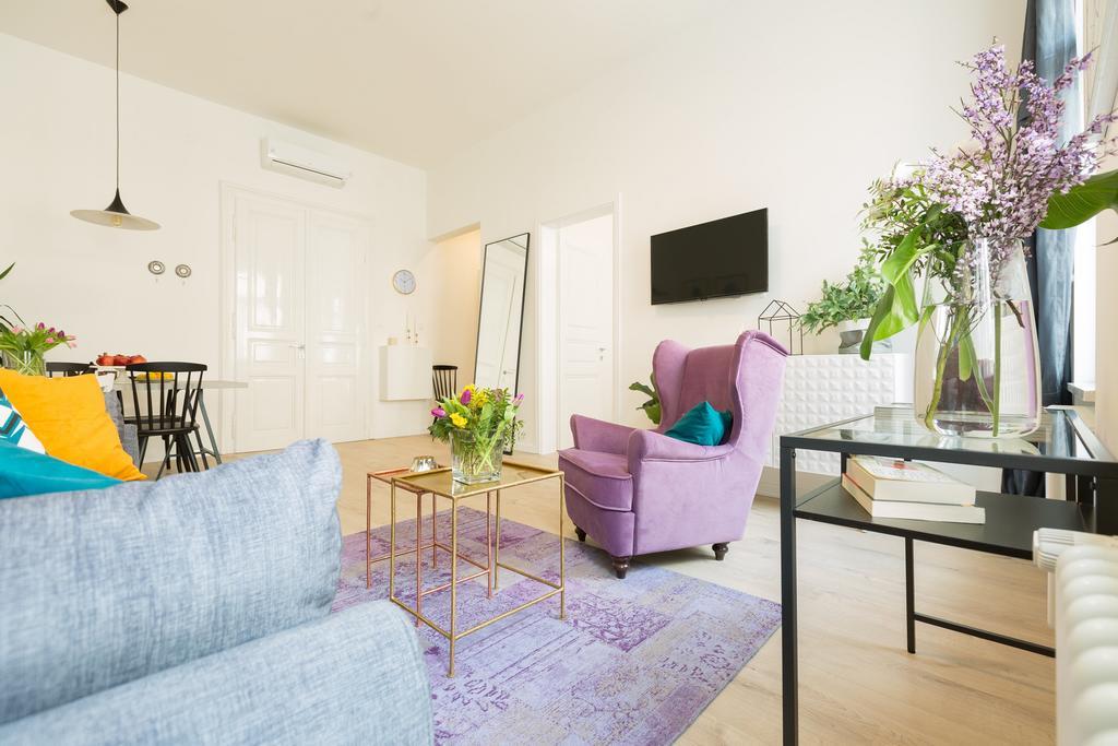 Montevideo Apartment ซาเกร็บ ภายนอก รูปภาพ